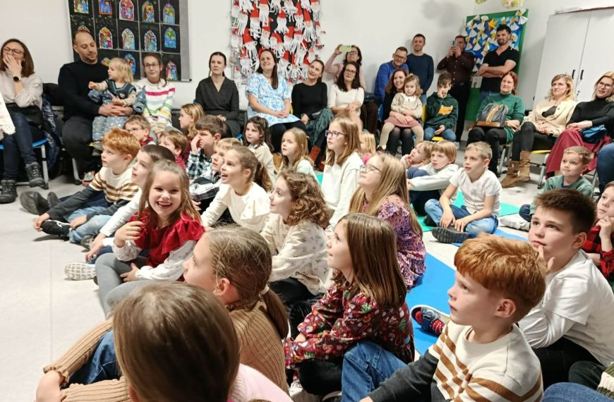 Zenés misztériumjáték a 2/b osztályban