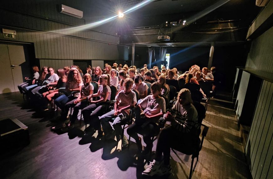 Színházlátogatáson járt a 6.a osztály
